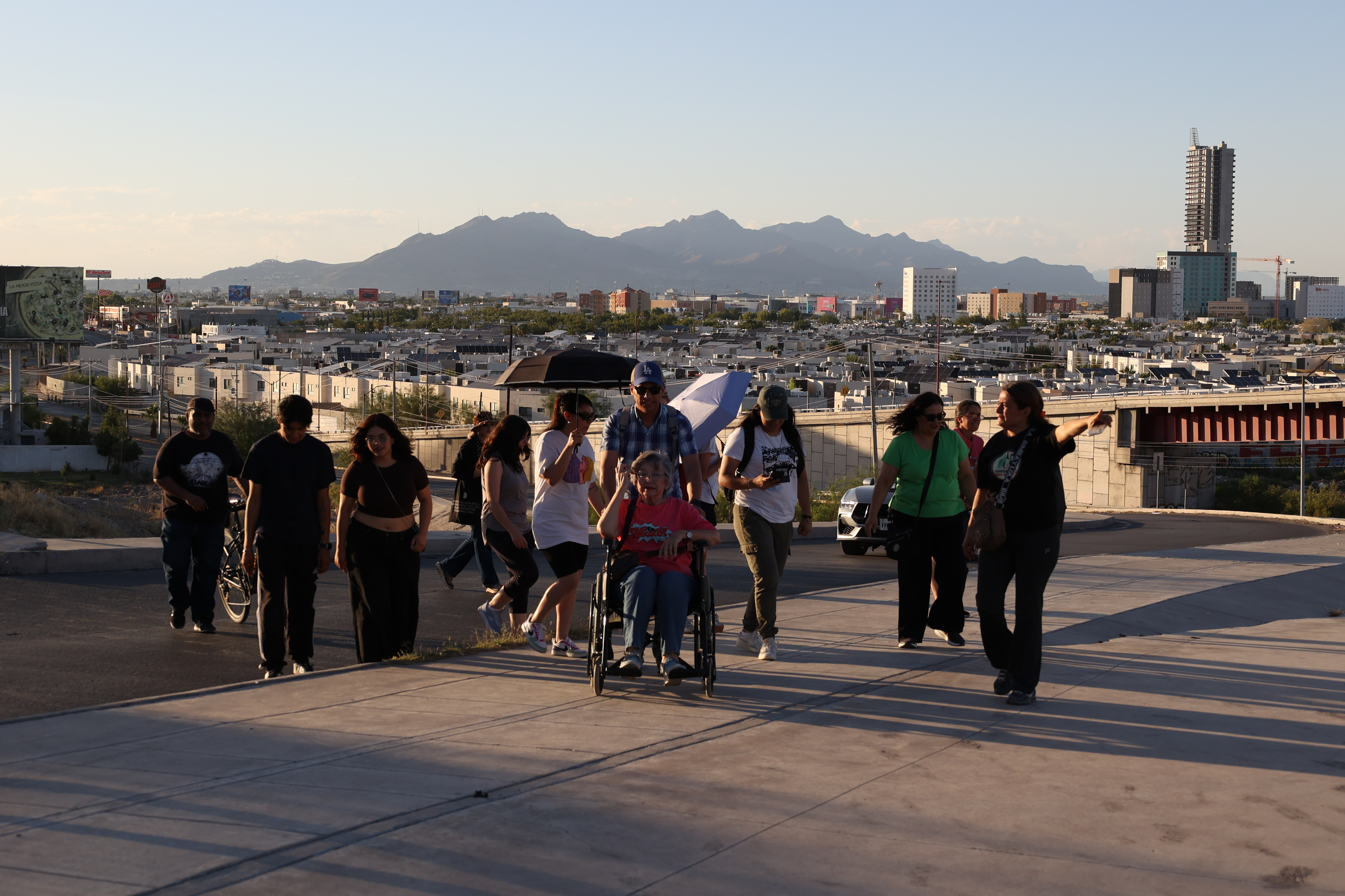Realizan platicaminata en la avenida Manuel J. Clouthier