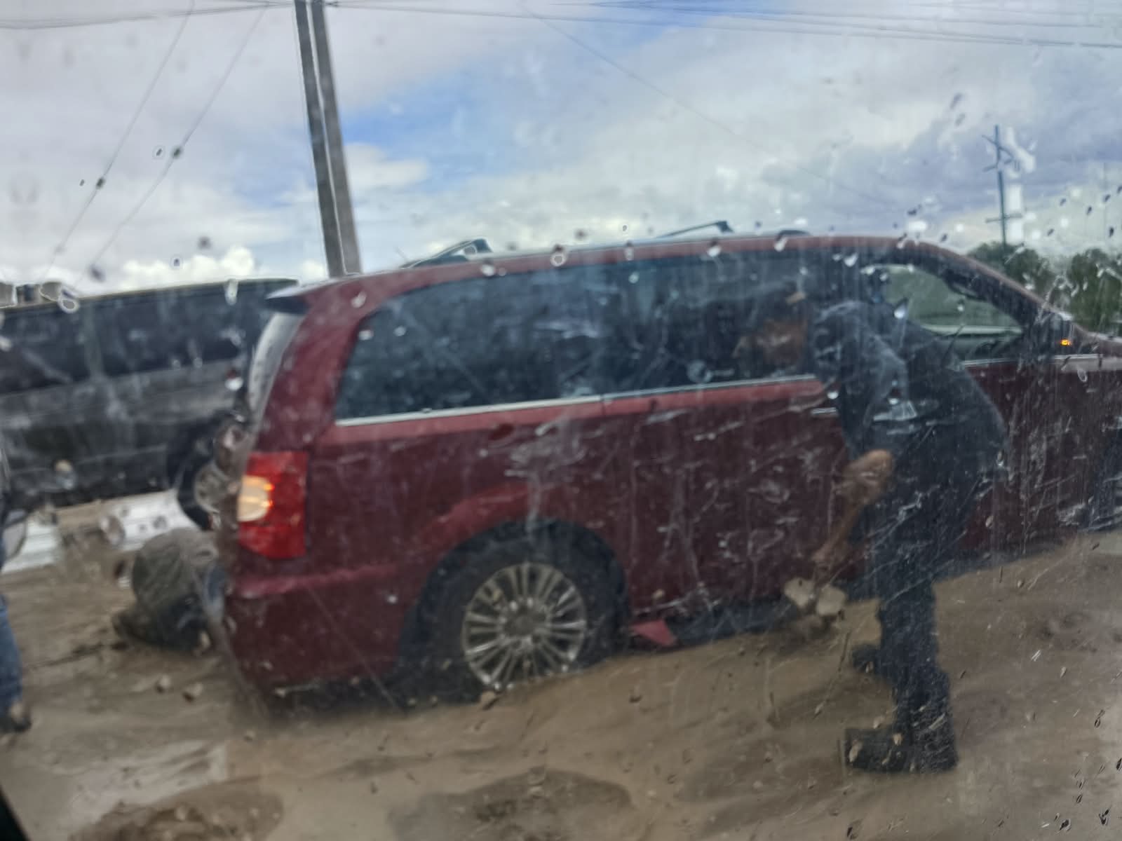 Vehículos afectados por las condiciones de la carretera. Foto: Cortesía.