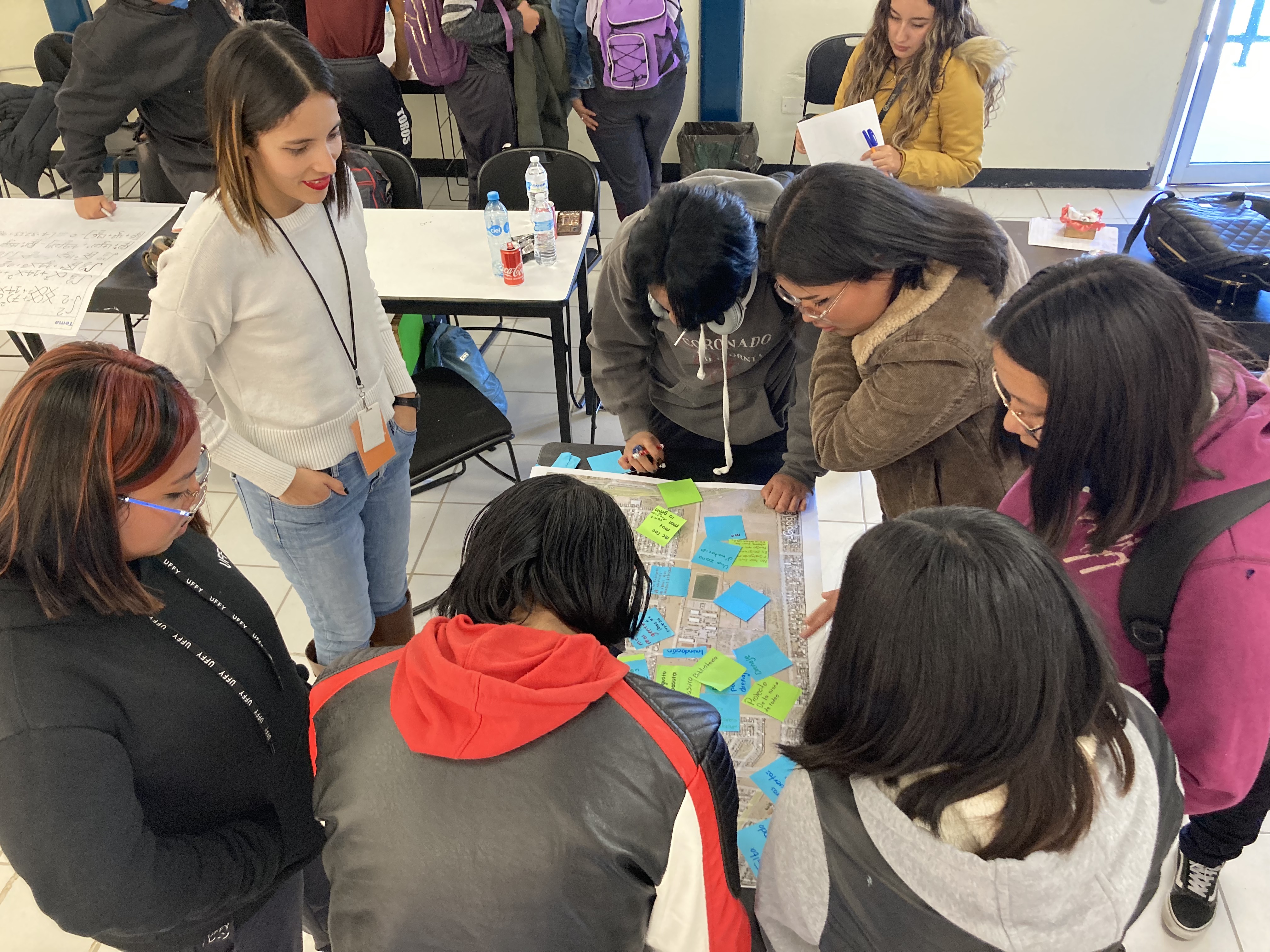 Forman a jóvenes en temas de participación ciudadana
