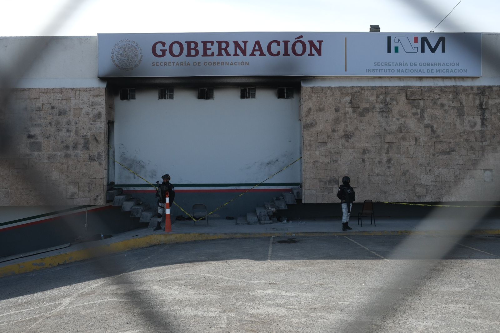 Sube cifra a 40 muertos por incendio; INM cubrirá gastos funerarios