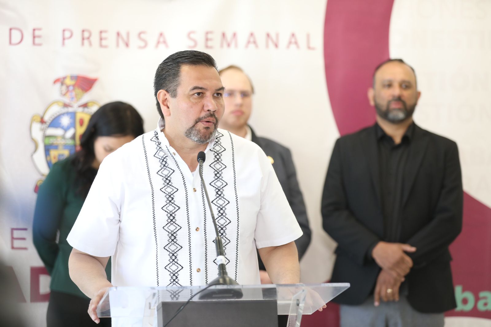 Debieron modernizar camiones antes de aumentar tarifa: Pérez Cuéllar