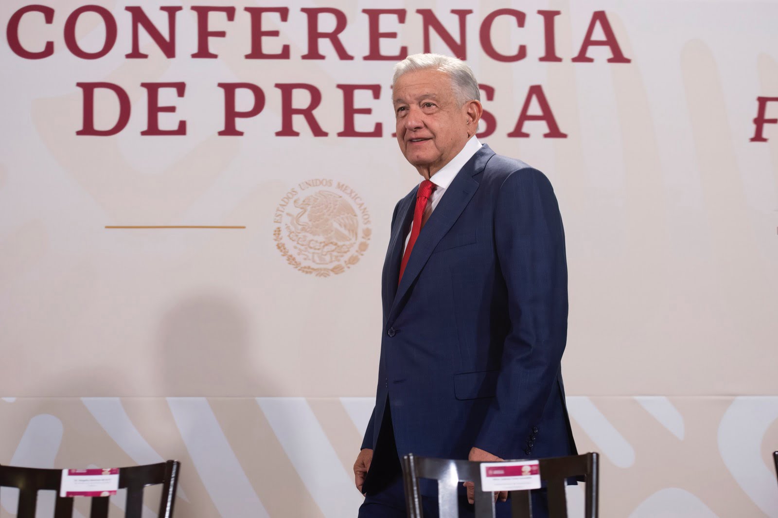 Gobernadora ‘está haciendo politiquería’ con migrantes: AMLO