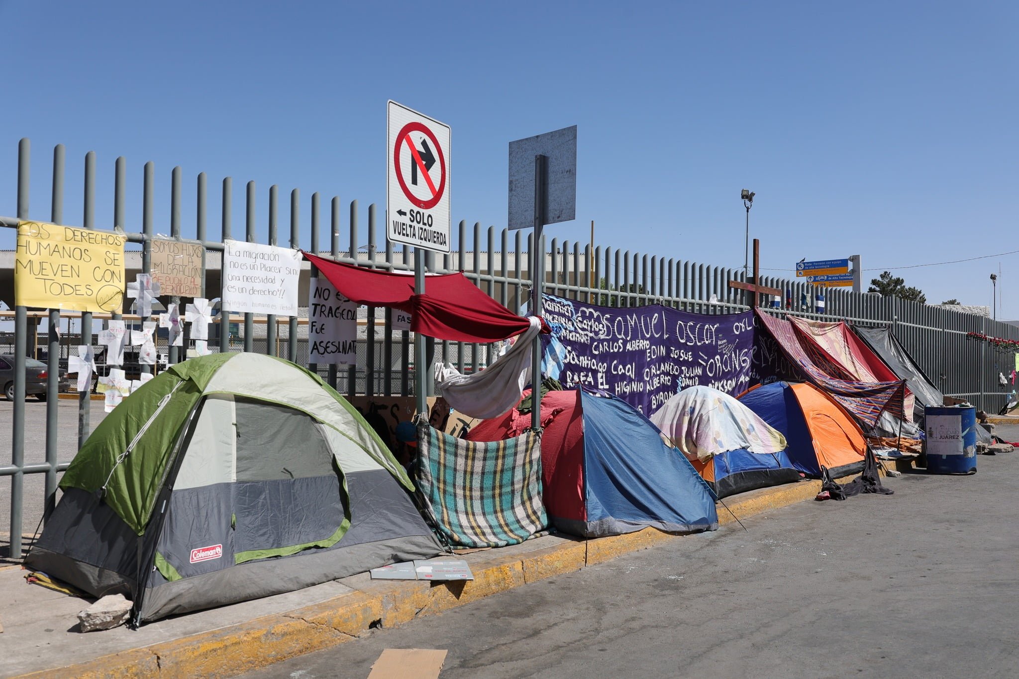 Municipio busca retirar campamento migrante a las afueras del INM