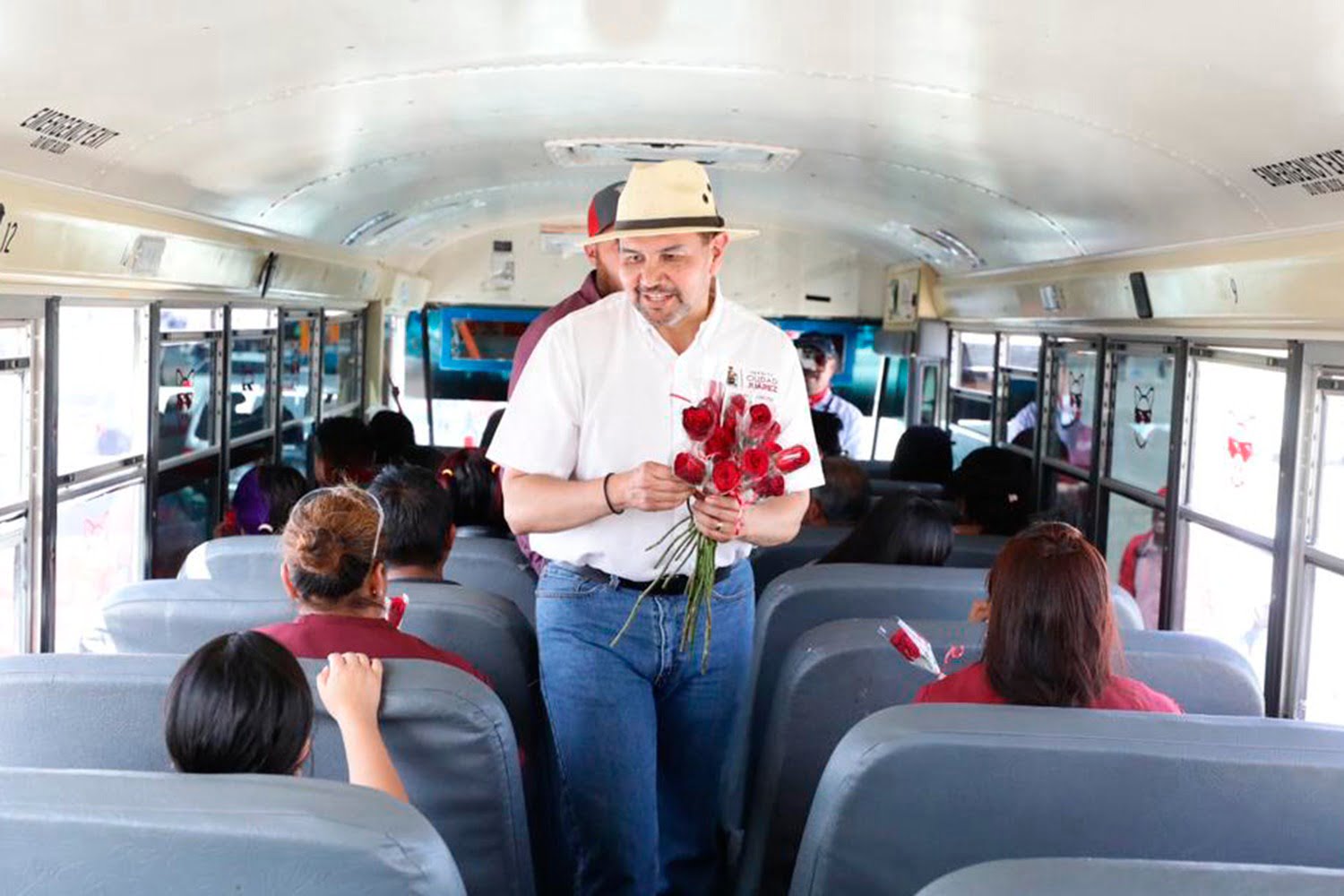 Municipio gastó casi medio millón de pesos en rosas para el Día de las Madres