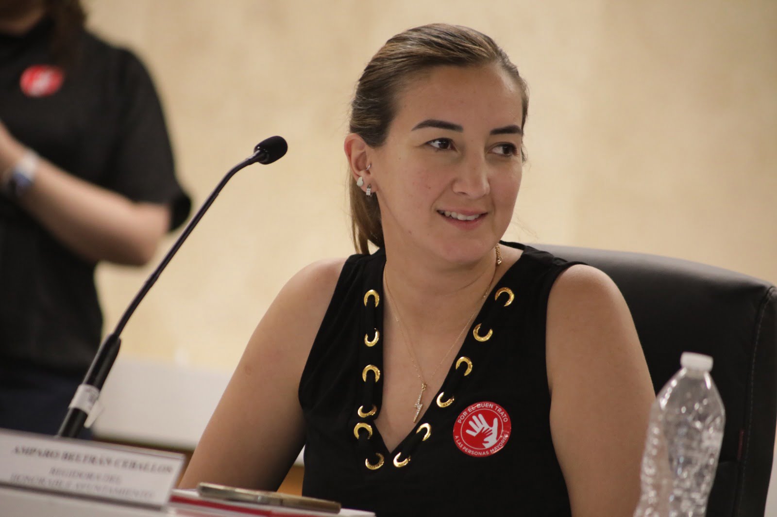 Cabildo aprueba licencia de Amparo Beltrán; se integrará a equipo de Xóchitl Gálvez