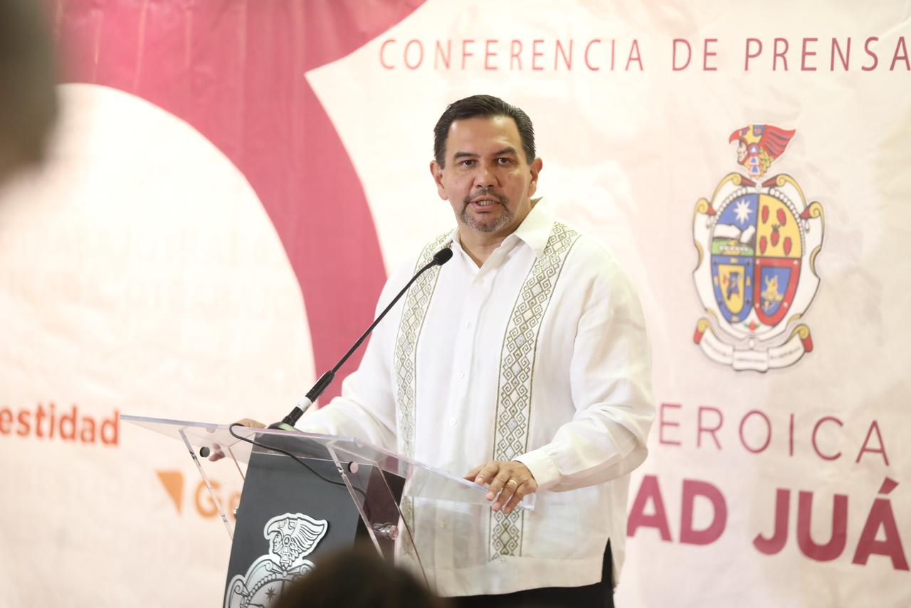 Alcalde reitera disposición para repartir libros de texto, pero respetará suspensión de SCJN