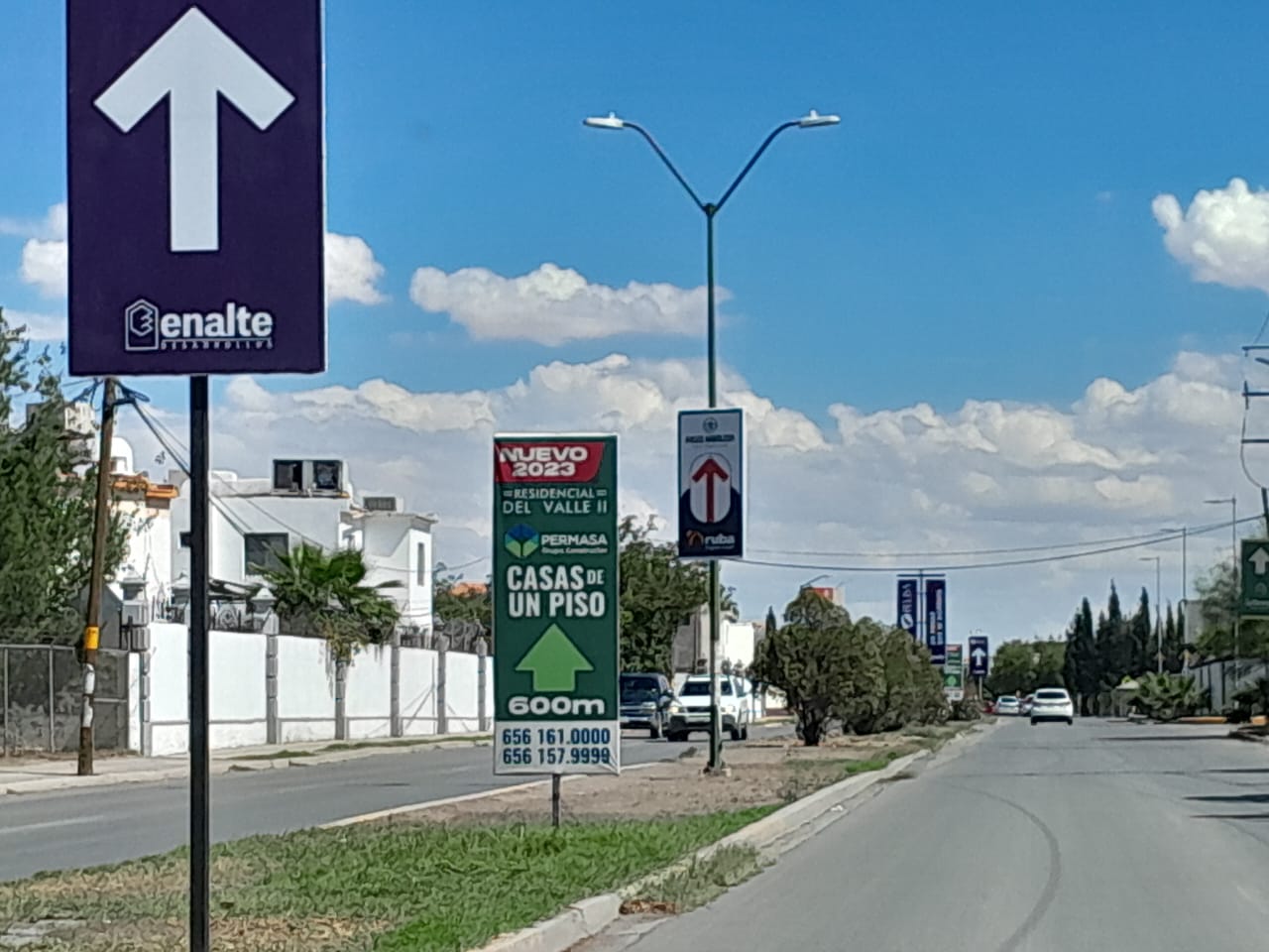 Regidor señala incumplimiento de acuerdo para quitar publicidad de camellones