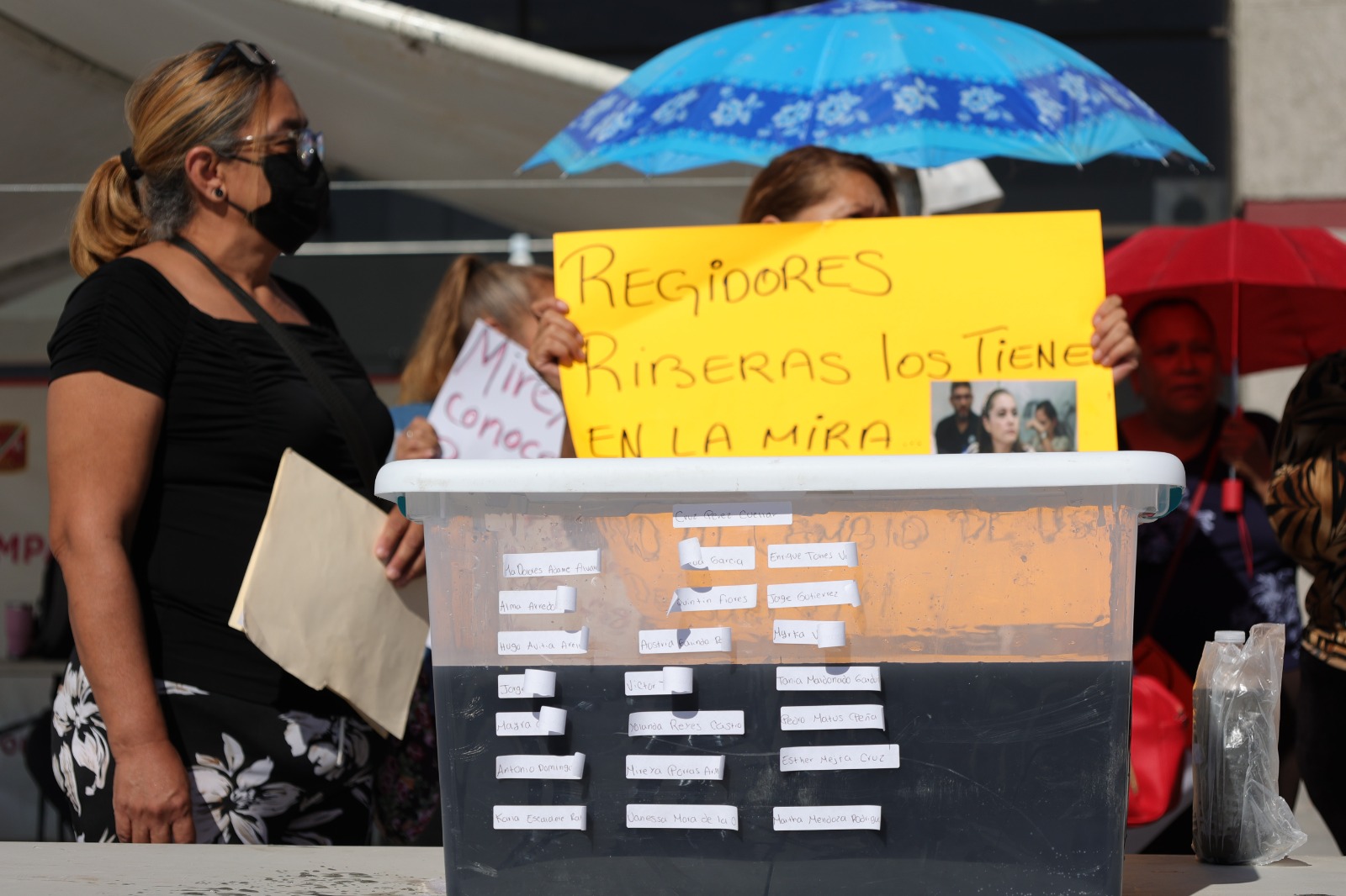 Con agua del canal de Riberas, protestan en Presidencia contra cambio de zonificación