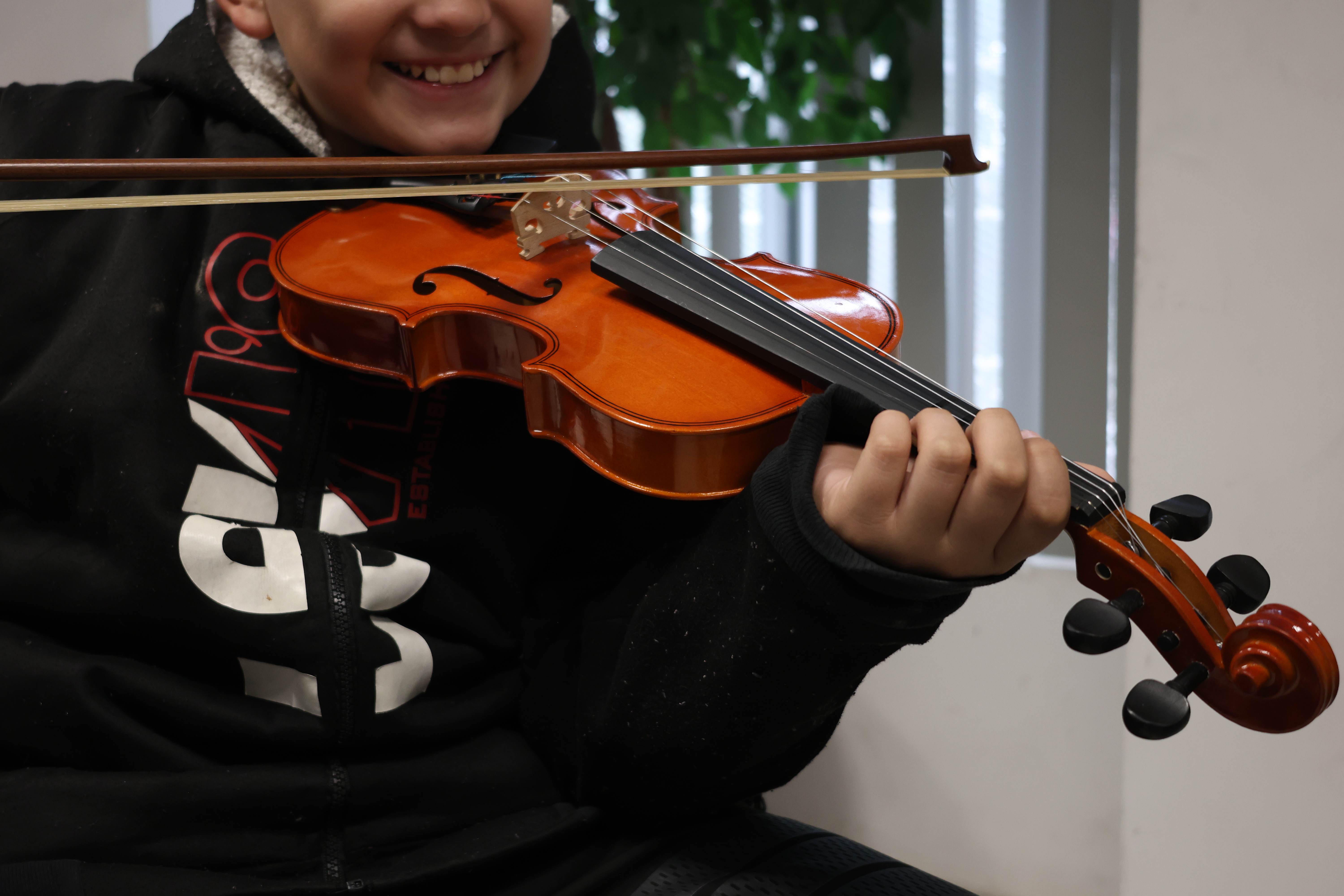 Niñez del suroriente participa en taller de violín