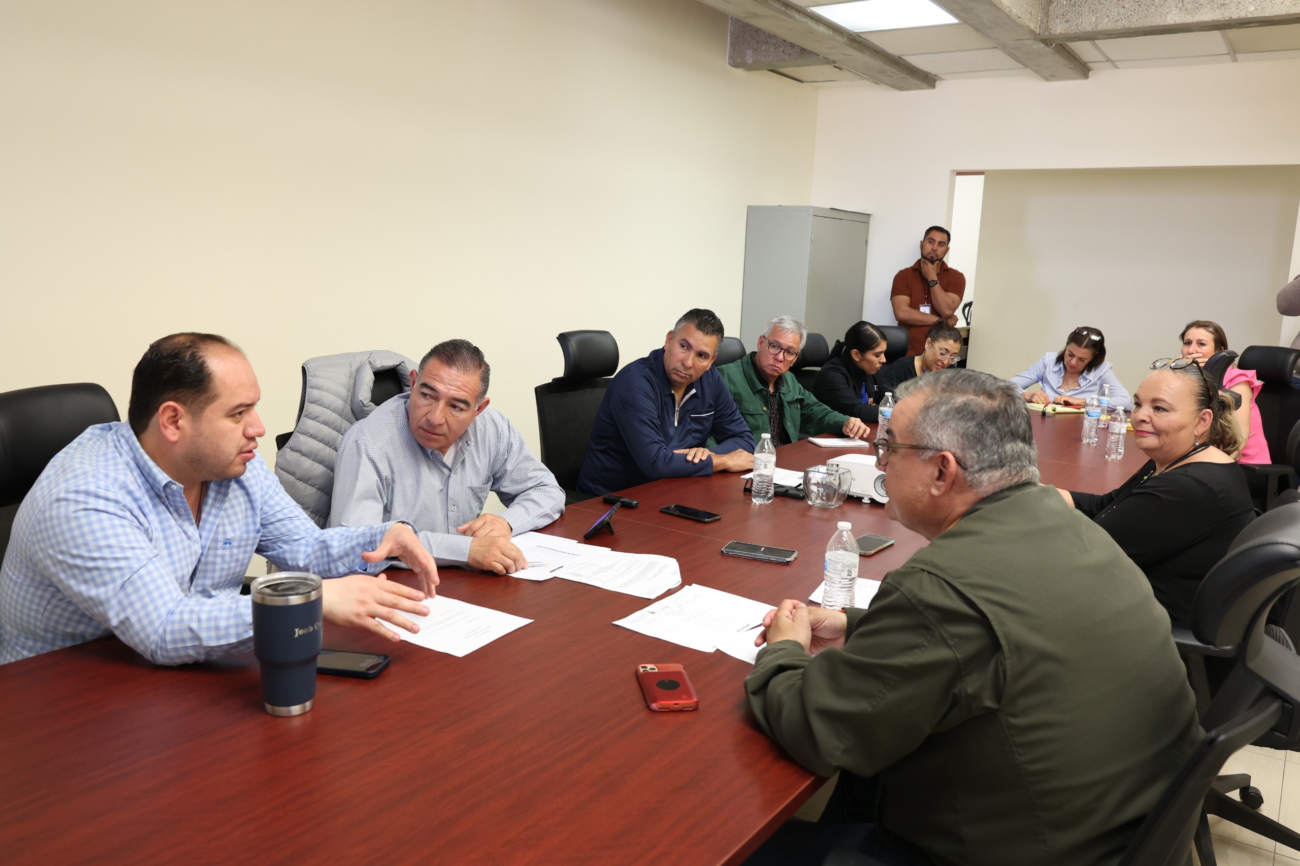 Denuncian obras de Presupuesto Participativo estancadas en Jardines del Lago