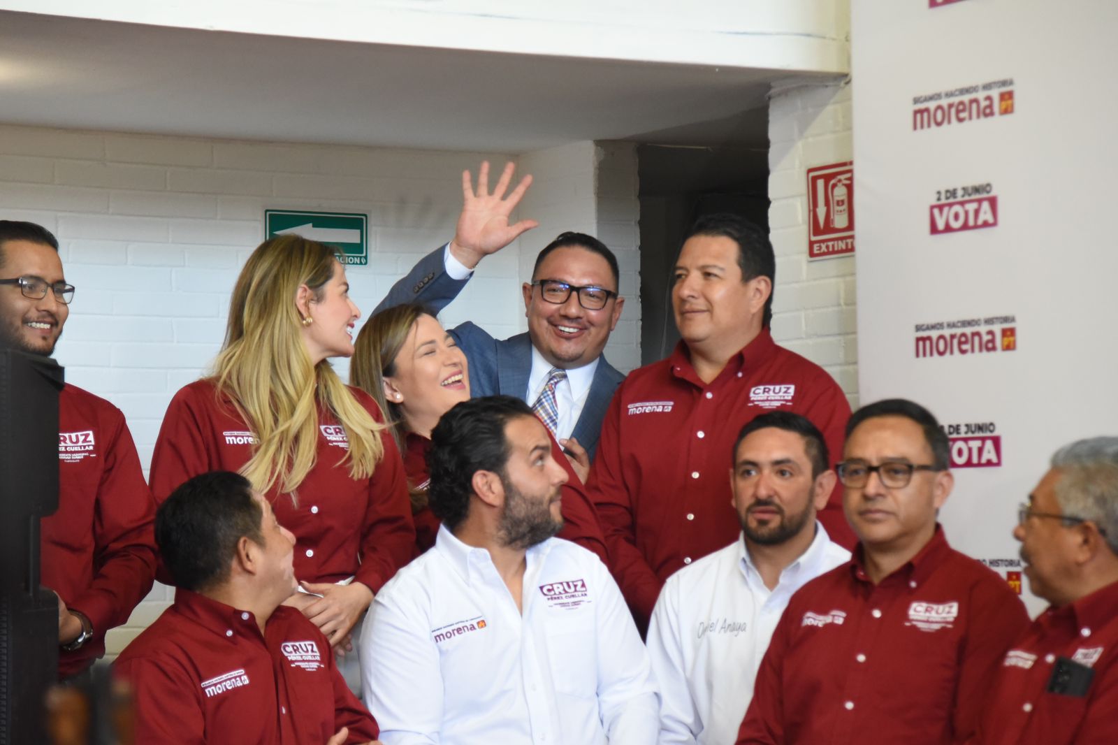 Pérez Cuéllar presenta a equipo de campaña; incluye a Iván Pérez, denunciado por corrupción