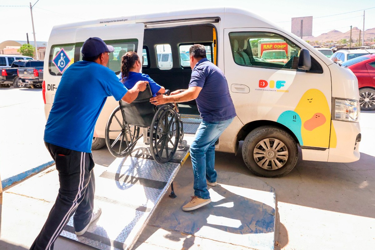 Ofrecen terapias de rehabilitación física para niñez y adolescentes con discapacidad