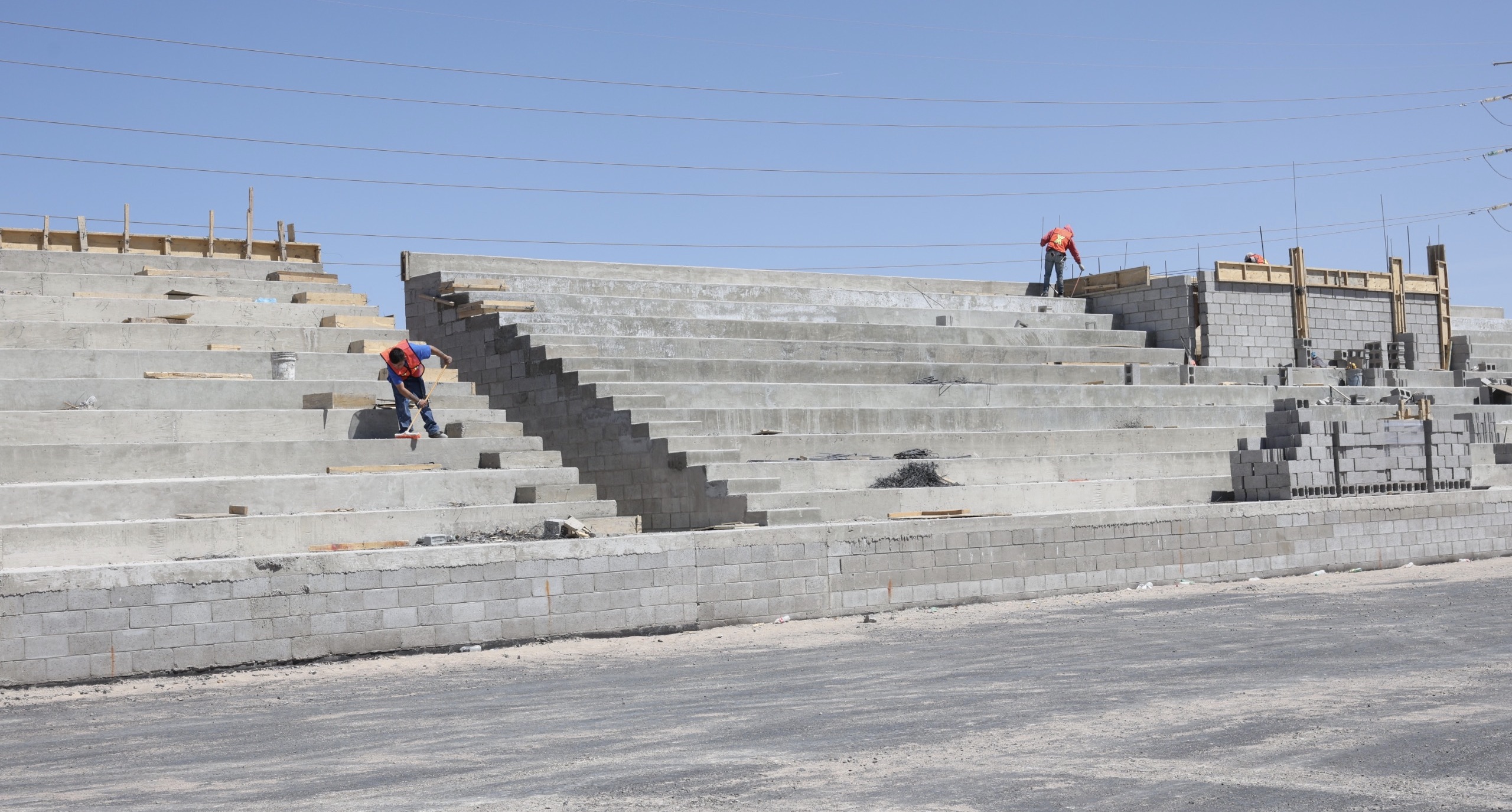 Proyectan concluir en julio la primera etapa del Estadio 8 de Diciembre