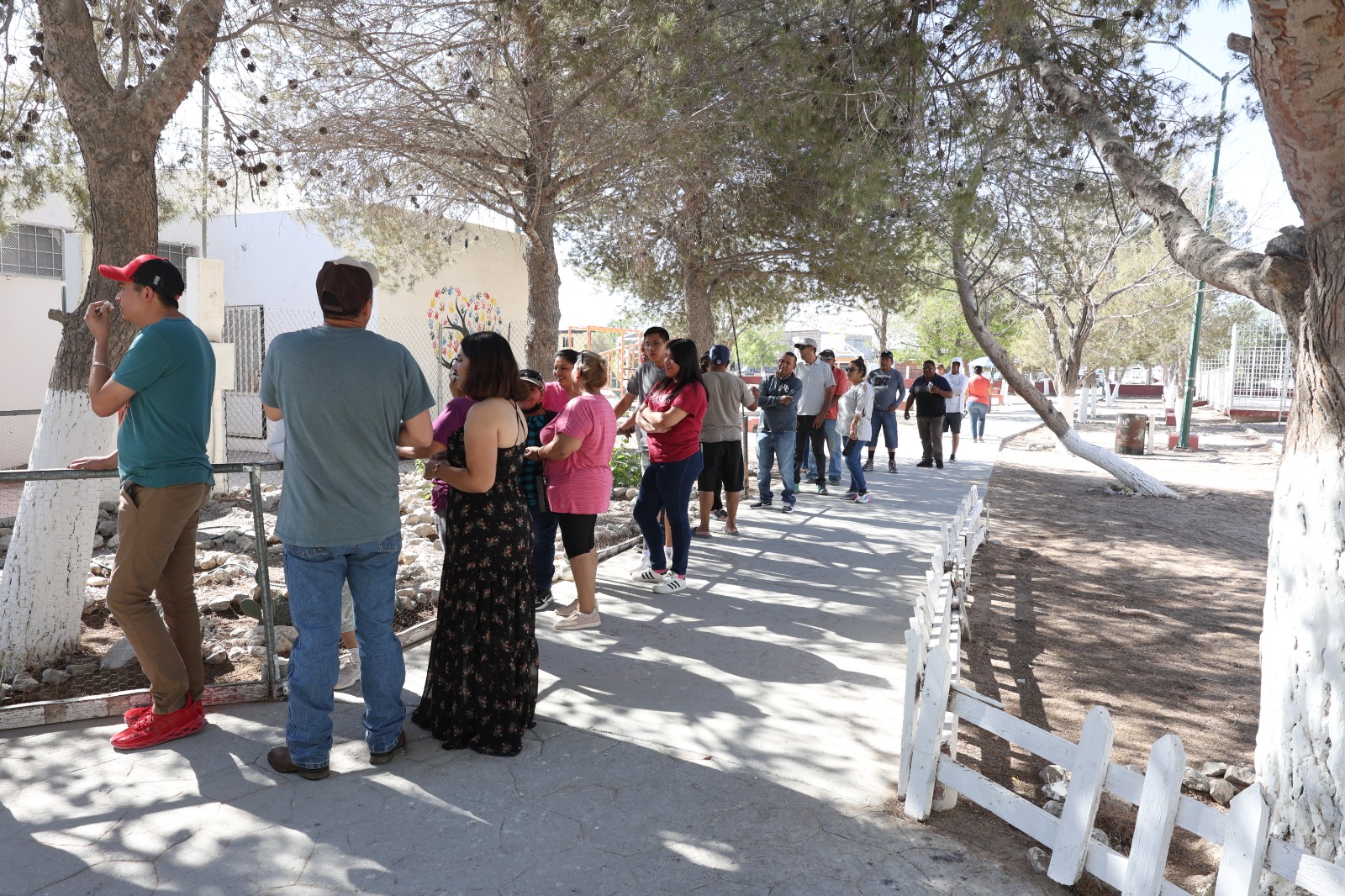 Entre retrasos e inconformidad transcurre votación en el suroriente