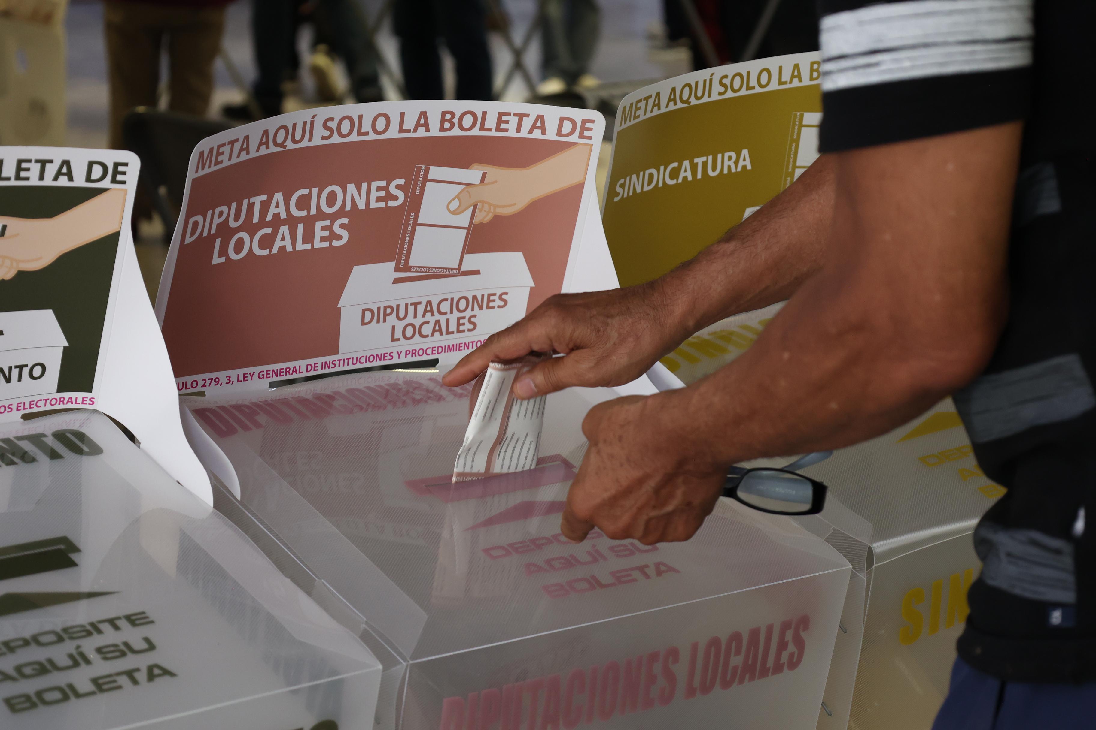 Se suman voluntarios para acelerar apertura de casillas