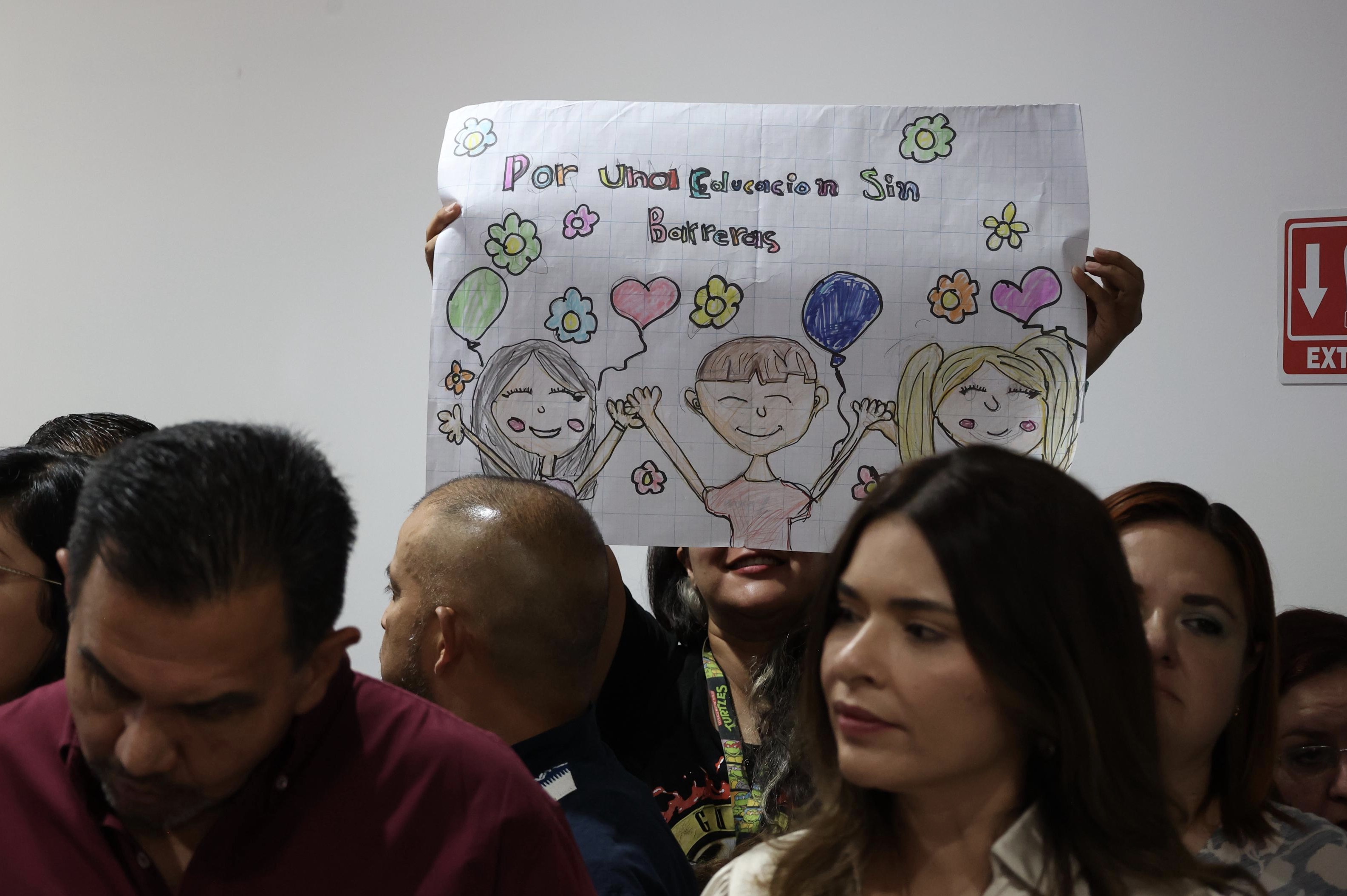 Video: Piden a Sheinbaum atención especializada para personas con discapacidad