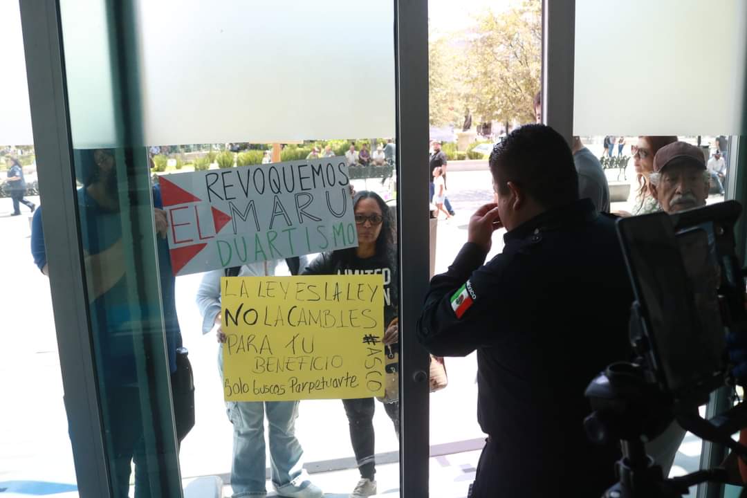 Impiden ingreso de ciudadanía al Congreso; votarán en Comisión endurecer acceso a revocación de mandato