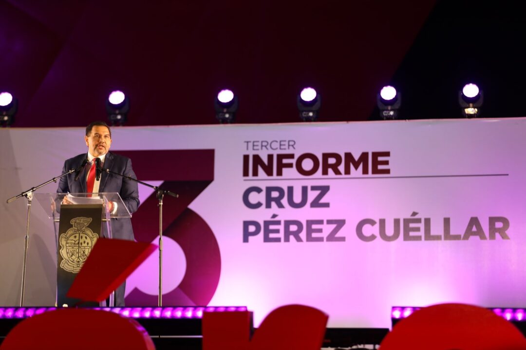 Presume Pérez Cuéllar logros de su tercer año de gobierno entre luces y pirotecnia