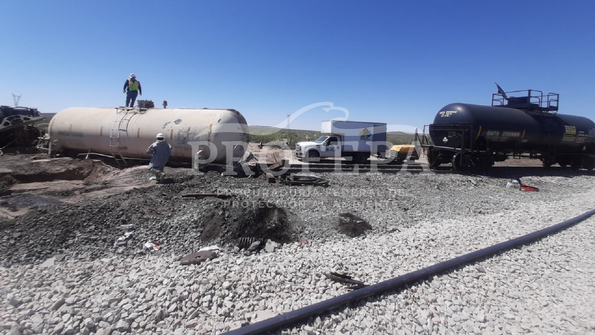Con el descarrilamiento del tren se derramaron más de 5 mil kg de ácido sulfúrico