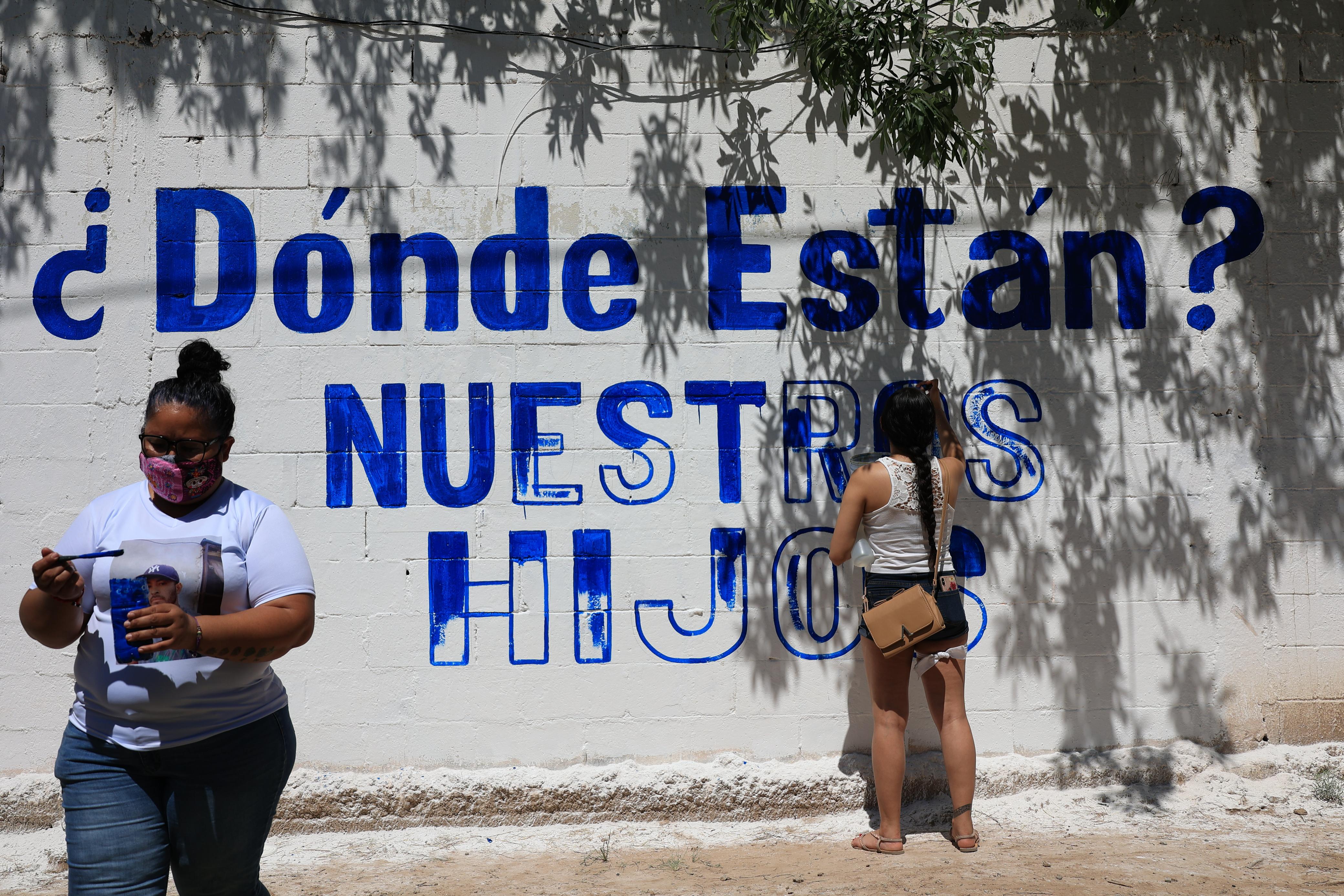 Crean memorial para sus familiares desaparecidos