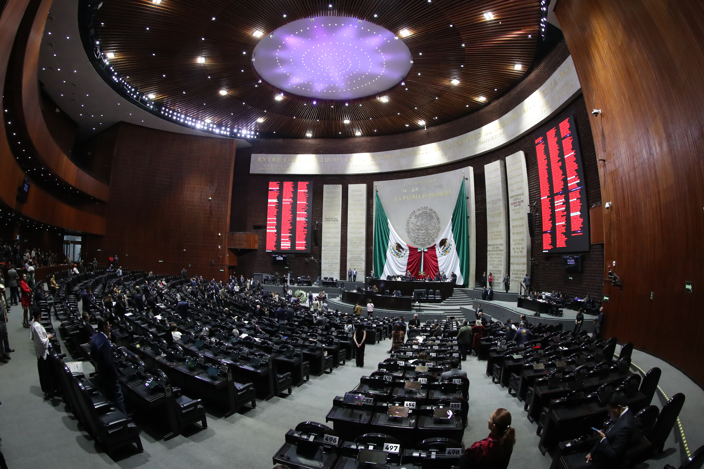Diputados aprueban Ley de Inteligencia para que gobierno acceda a registros telefónicos y bancarios