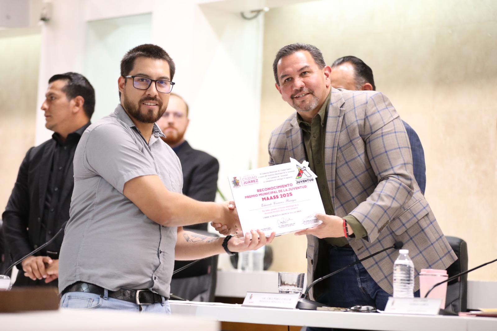 Reconocen a diez jóvenes con el Premio de la Juventud MAASS