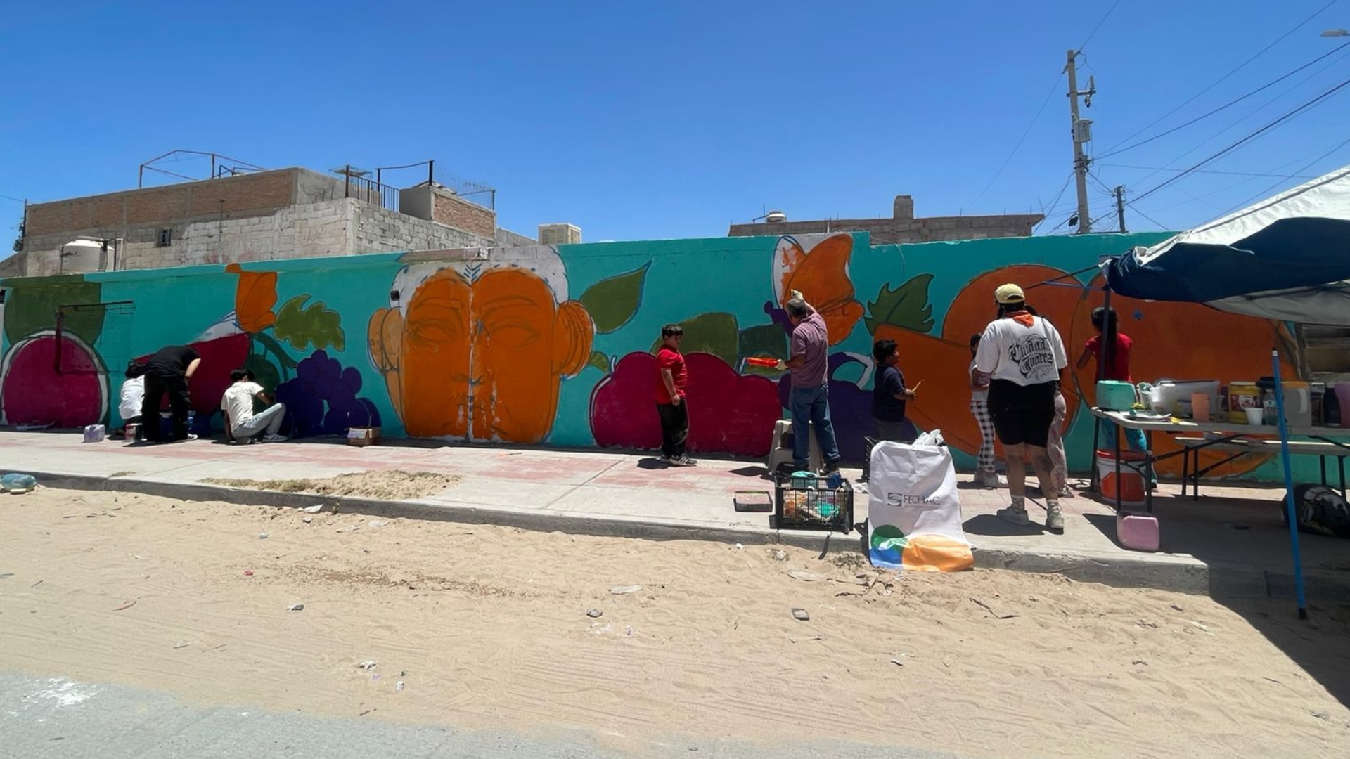 Artista fronteriza y vecinos de Las Gladiolas crearán mural comunitario