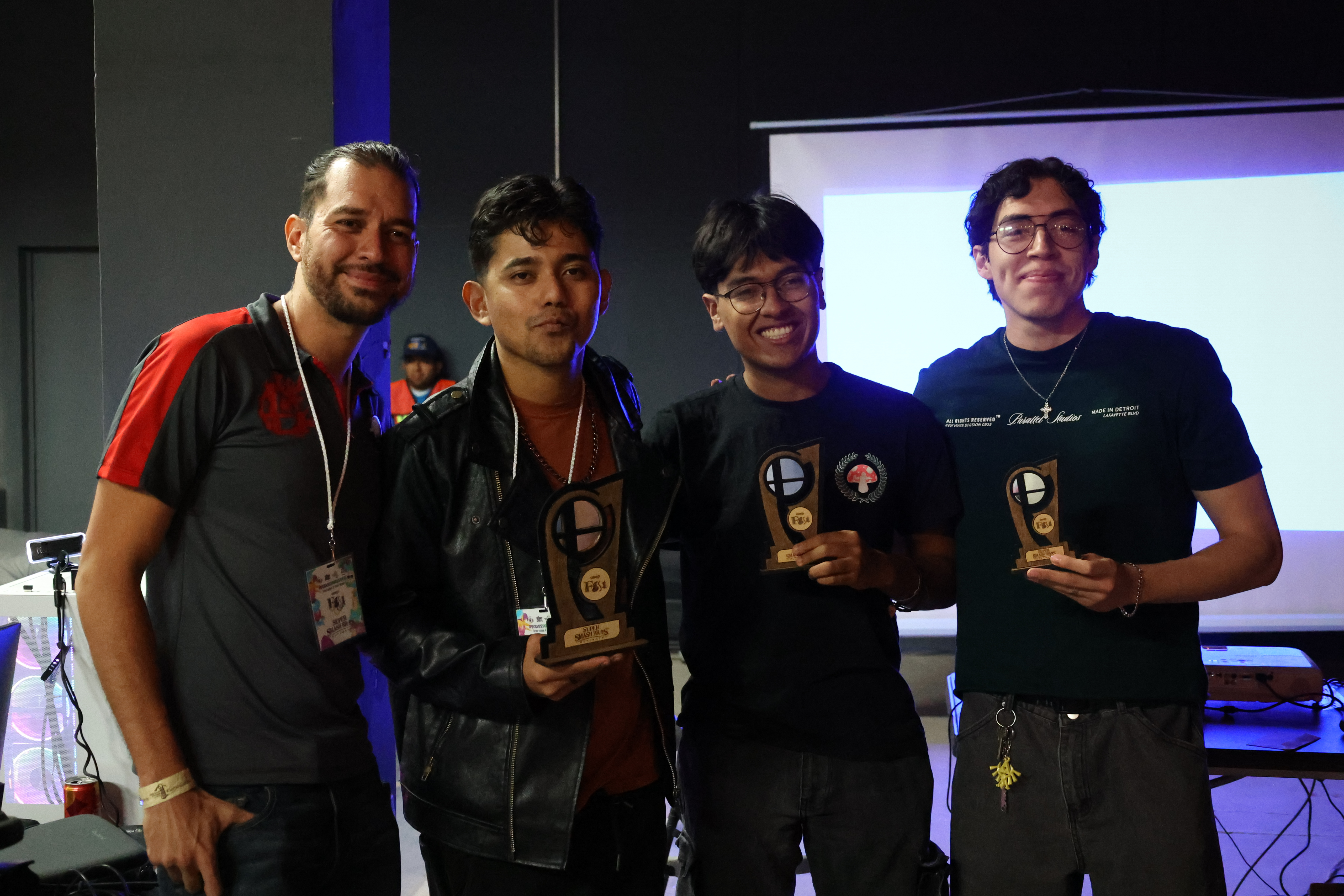 Se enfrentan gamers en torneo de videojuegos