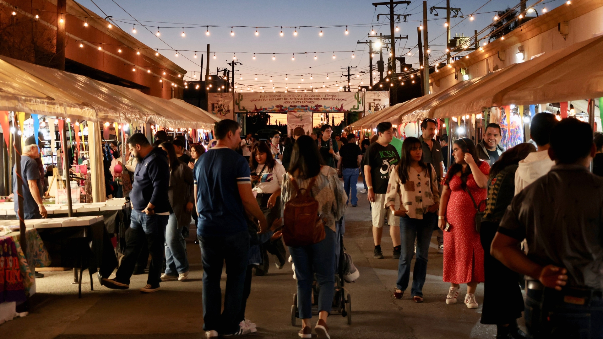 Llenan la calle de fiesta y cultura con Arte en el Parque Fest 2025